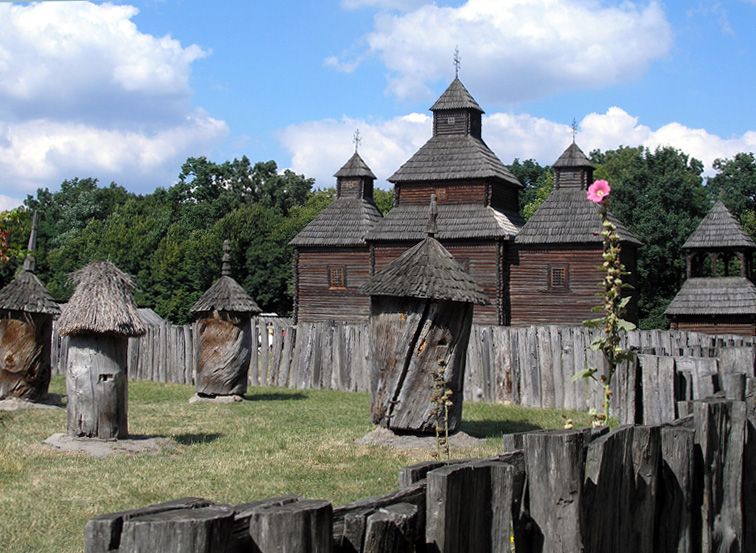Церковно-етнографічний комплекс Українське село