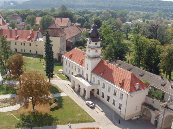 Town Hall, Zholkva