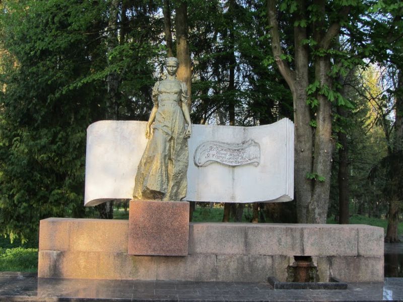  The monument to Lesja Ukrainka, Lutsk 