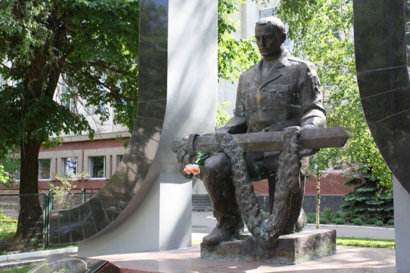 Monument to police officers, Sumy