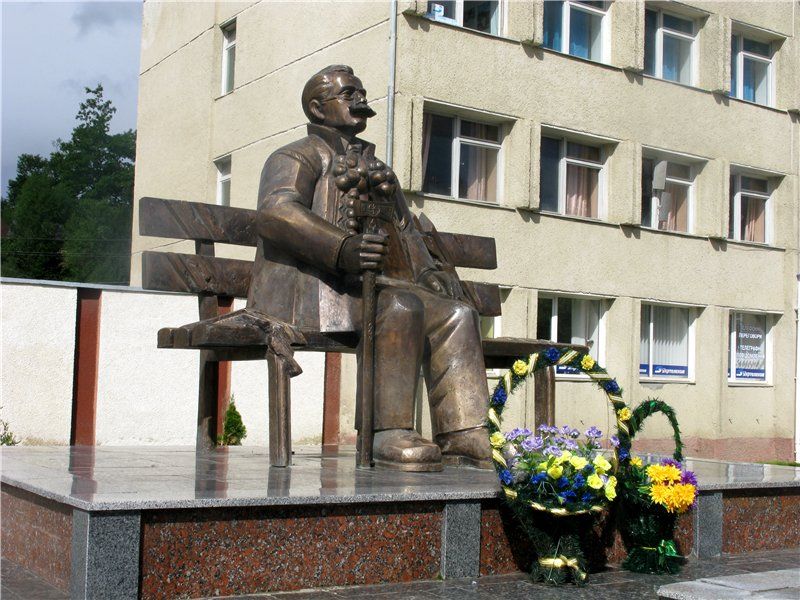 Памятник Юрию Федьковичу