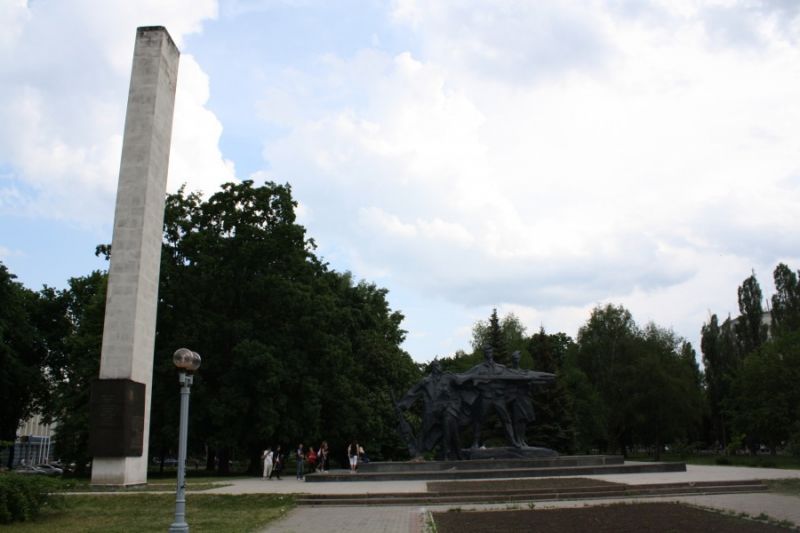 Монумент Слава героям Сумщины