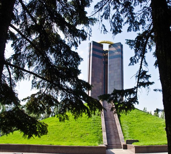 Меморіал« Жертвам фашизму »в парку Слов'янської культури і писемності