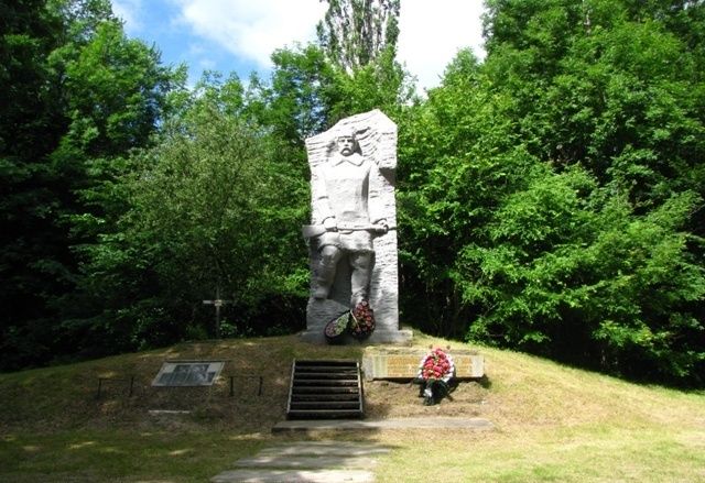 Monument to the Kholodnoyar Partisans