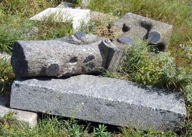 Old Jewish cemetery, Kobelyaki 