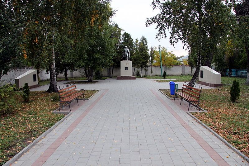 Братская могила советских воинов, Волочиск