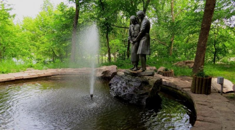 Monument to Jan and Natalka, Korsun-Shevchenkovsky