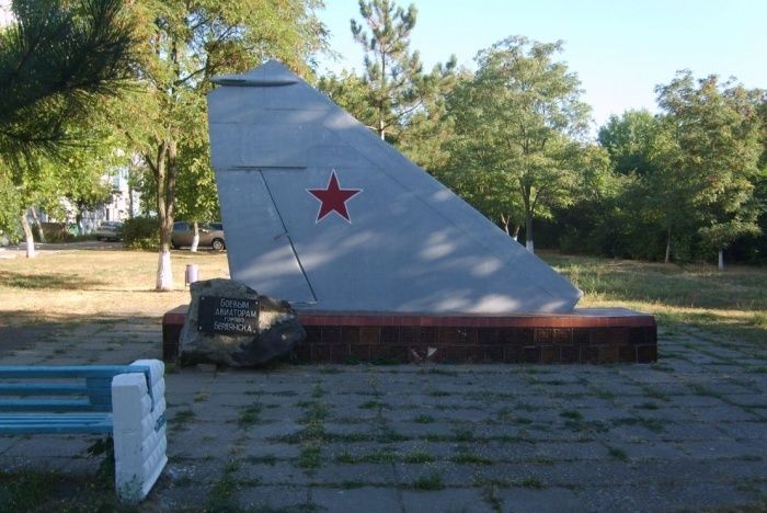 Monument to Aviators, Berdyansk