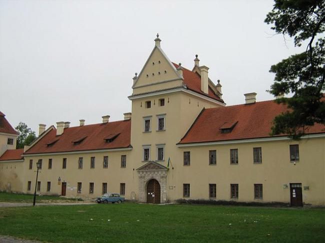 Жолковский замок