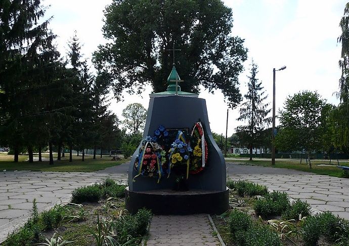  Monument to participants in the liquidation of the Chernobyl accident, Mirgorod 