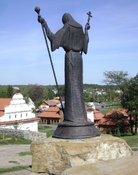 Памятник митрополиту Нелюбовичу-Тукальскому, Чигирин