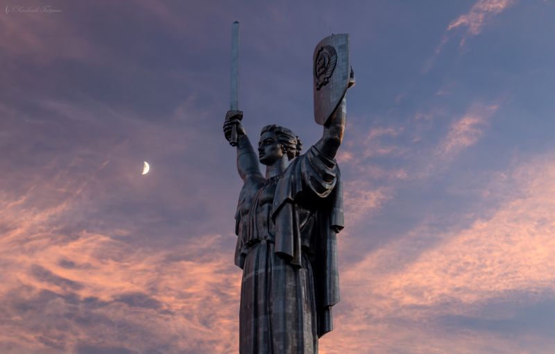 Монумент-скульптура Родина-мать, Киев