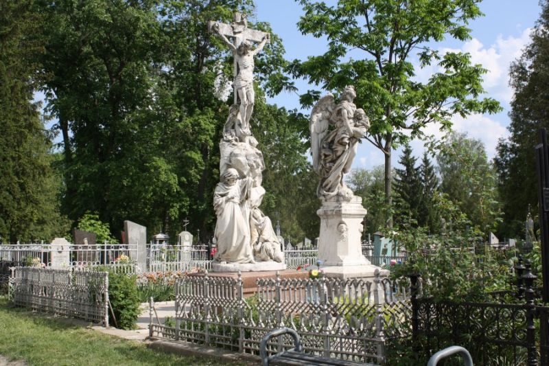 Grave of Kharitonenko, Sumy