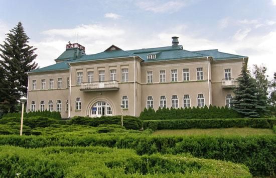 The farmstead of the Yakhnenko-Simirenko family