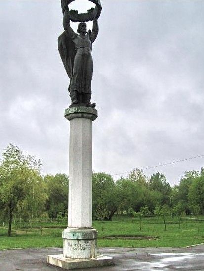 Памятники древнерусским князьям, Владимир-Волынский