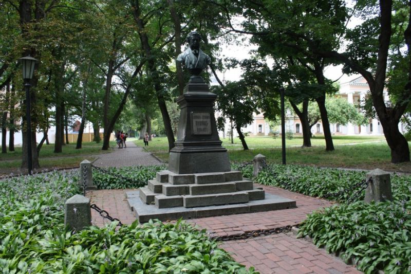 Monument to Pushkin, Chernigov