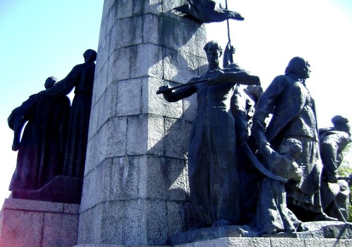 Monument to Bogdan Khmelnitsky on Castle Hill