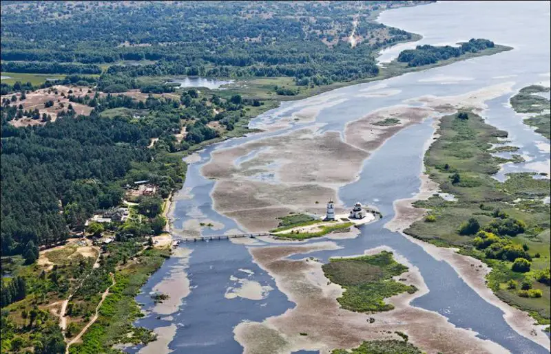 Затопленная церковь, Ржищев