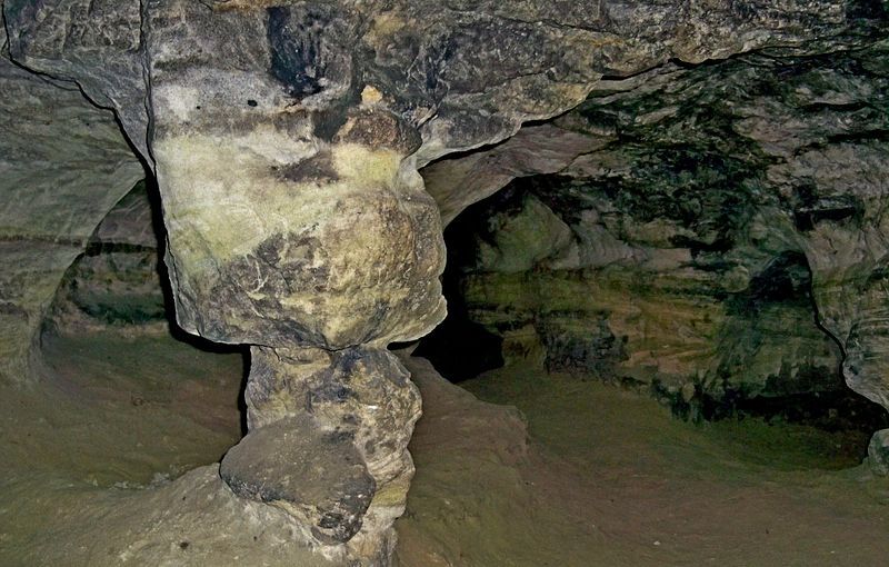 Страдчанская пещера