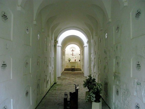  Tomb of Marcellina Darovska, Yazlovets 