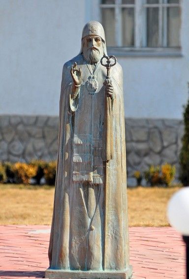  Monument to Peter the Grave on the territory of the Chechen State University. Petra Mohyly 