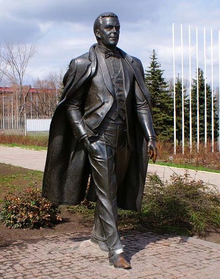 Monument to Joseph Kobzon, Donetsk