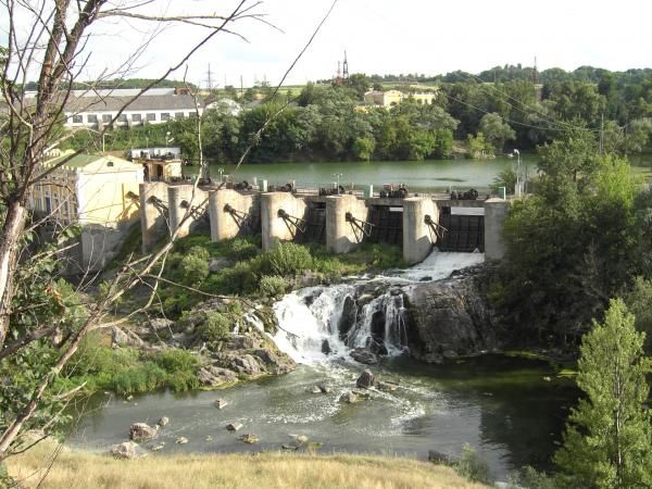 The dams of Steblevskaya hydro power plant