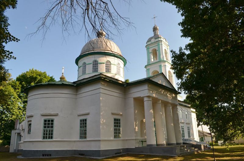 Воскресенская церковь, Остер