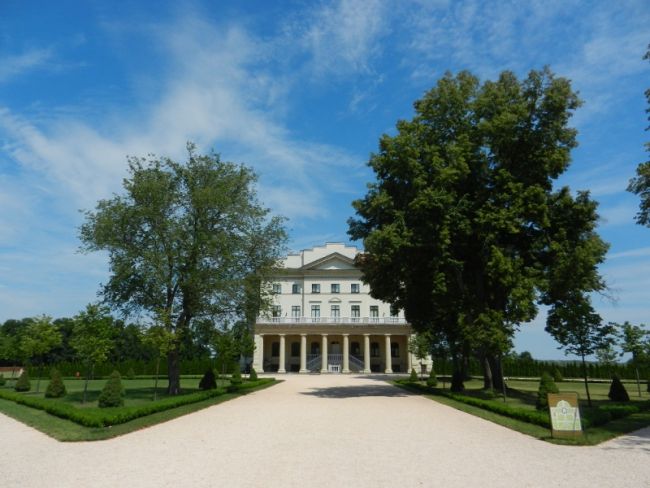  Razumovsky Palace in Baturin 