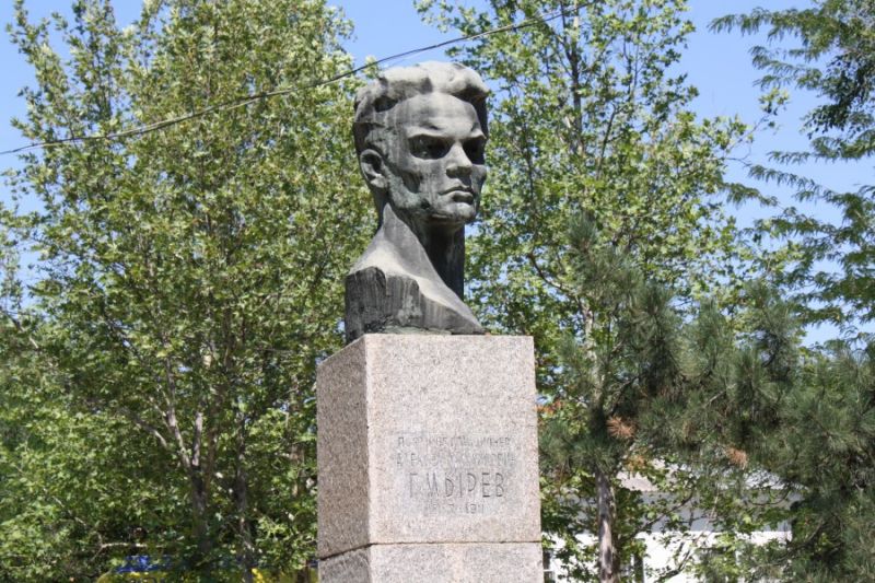 Памятник Гмиреву