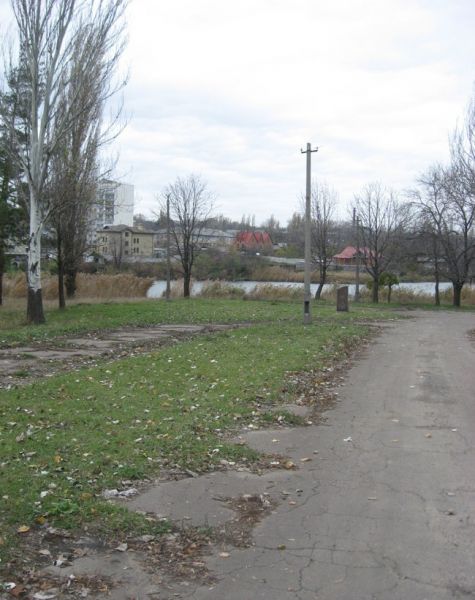  Alley of Glory in the Kirov district of Donetsk 
