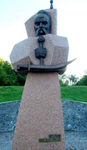 Monument to Ivan Podkov, Kanev