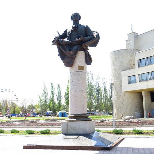 Monument to Lomonosov