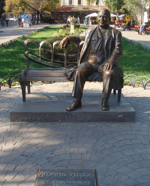 Monument to Utesov, Odessa