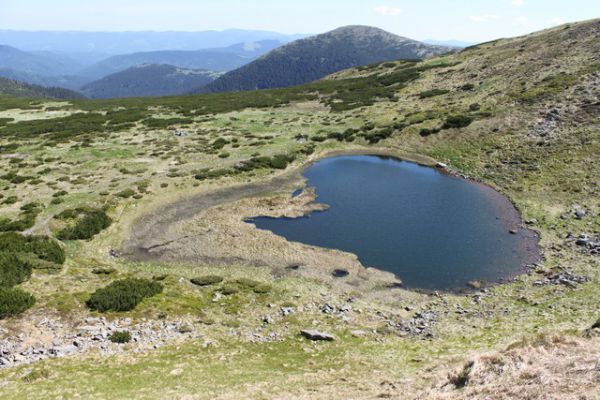 Lake Nesamovite