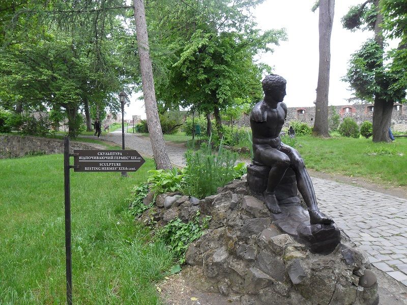Памятник «Гермес»