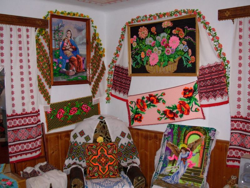 Hutsul Embroidery Museum, Green