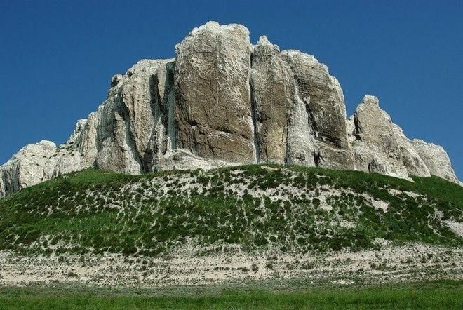 Rocky outcrop of the Upper Cretaceous