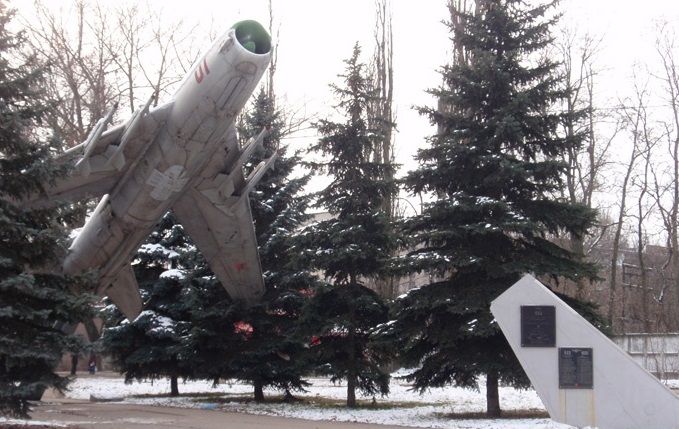 Памятник Истребительному авиационному полку ПВО, Авиаторское