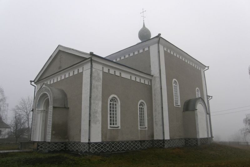  The Intercession Church in Ryzhavka 