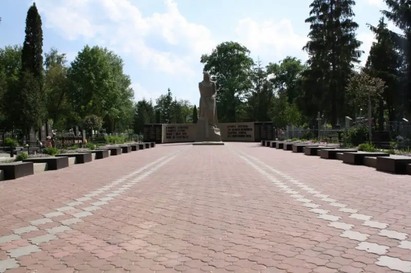 Мемориал Родина-Мать, Сумы