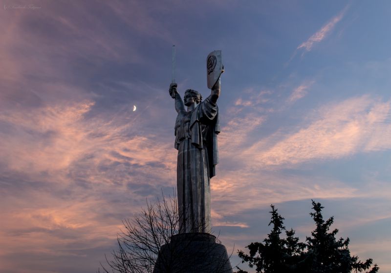 Монумент-скульптура Родина-мать, Киев