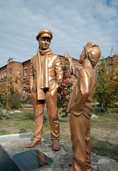 Памятник Остапу Бендеру, Старобельск