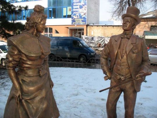 Пам'ятник Голохвастову та Проні Прокопівні