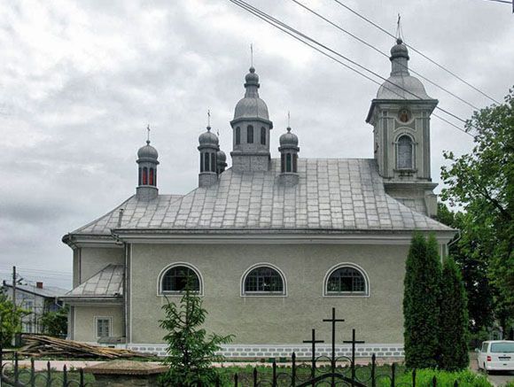 Троїцька церква, Бояни