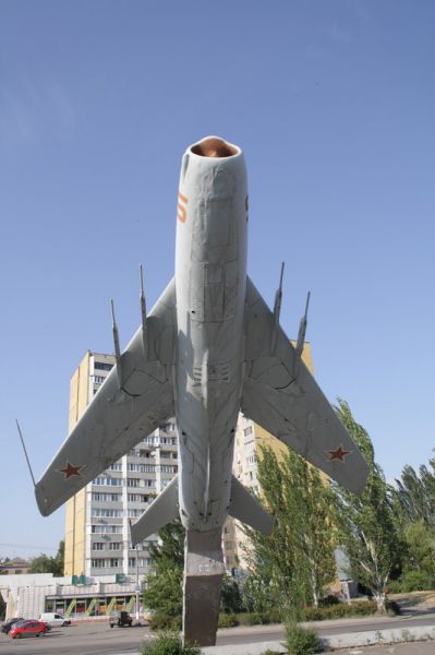  Пам'ятник Льотчикам 17-ї повітряної армії, Дніпропетровськ 
