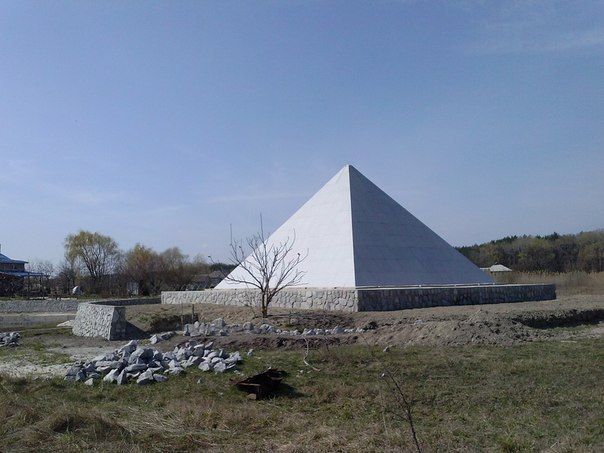 Пирамида в Киндровке