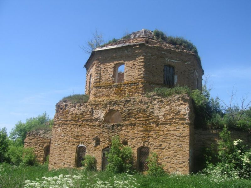  The ruins of the Church of St. Nicholas the Wonderworker, Gudovo 