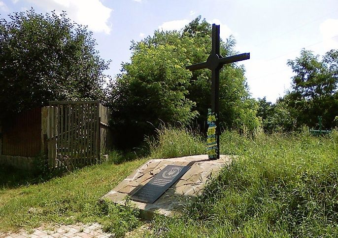  Monument to the anti-Bolshevik uprising, Mirgorod 