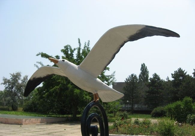 Monument to Chaika the mistress, Berdyansk